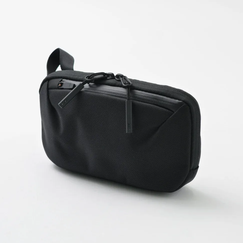 AER / Slim pouch