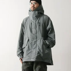 AND WANDER / Fishtail Octa Coat
