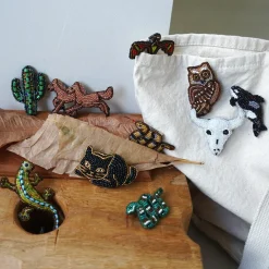 BEADED ACCESSORIES / Beaded pin badge M