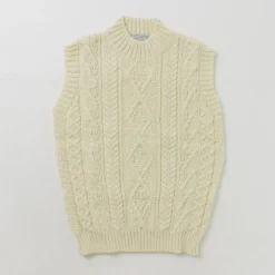 OLD DERBY KNITWEAR / Cable Turtle Slipover