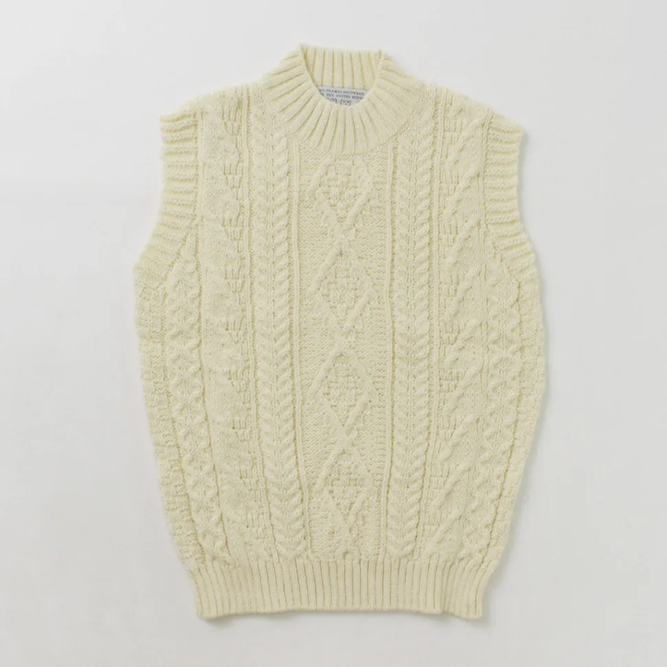 OLD DERBY KNITWEAR / Cable Turtle Slipover