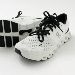 ON / Cloud X 4 Sneakers