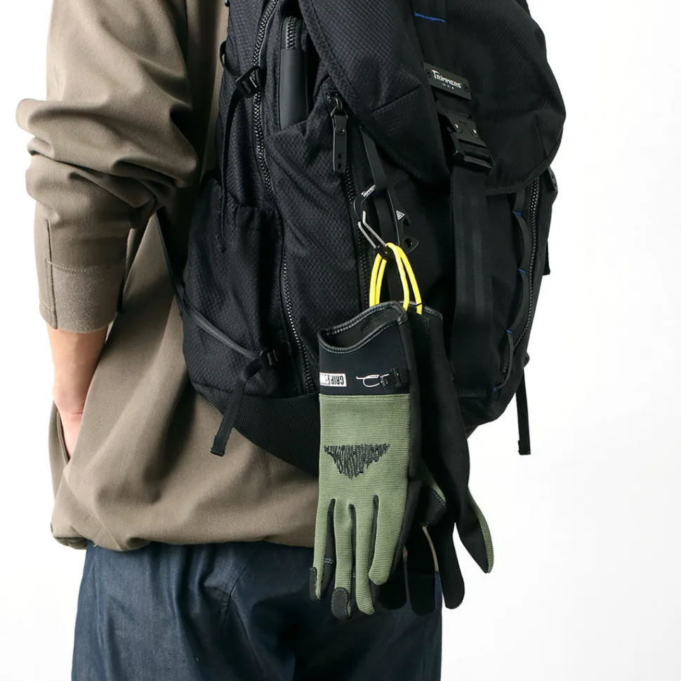 TRIMMERS × RAG / Shark tail carabiner